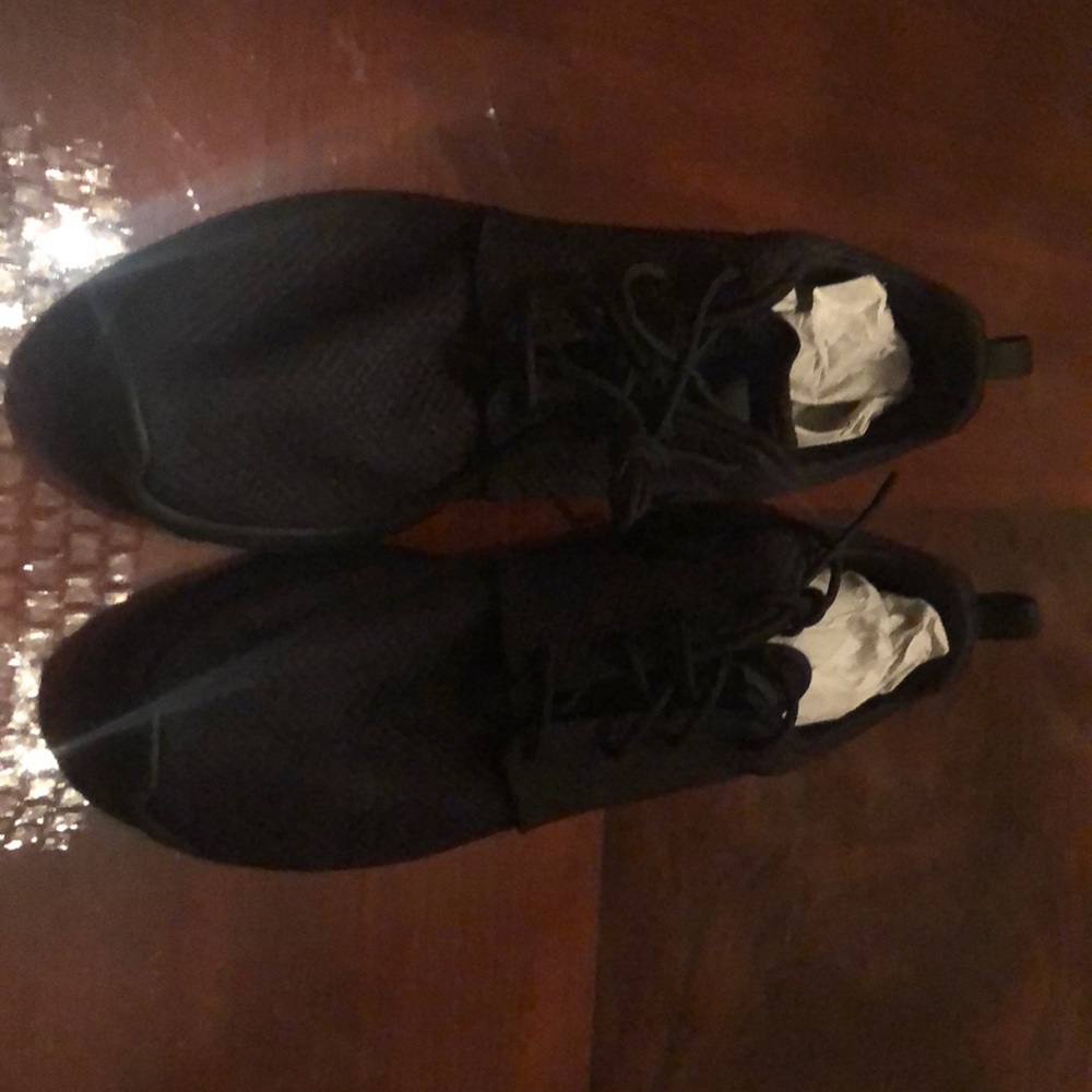 Nike roshe Size 9 not used